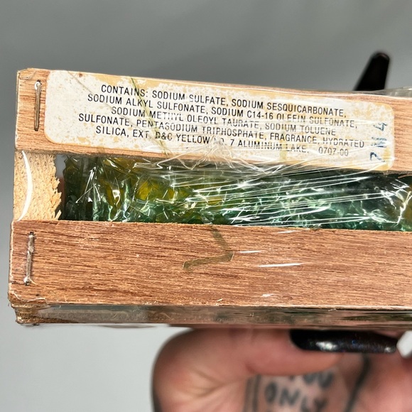 Vintage Max Factor Lemon Bubble Bath in Crate - Collectible and New 11” x 4.5” - Picture 8 of 8